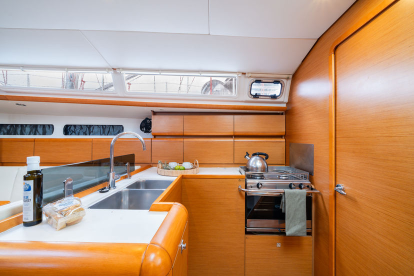 Jeanneau 43 ALIKI