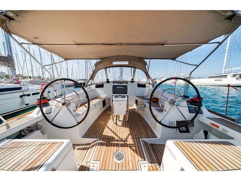 Jeanneau 43 FREGATA