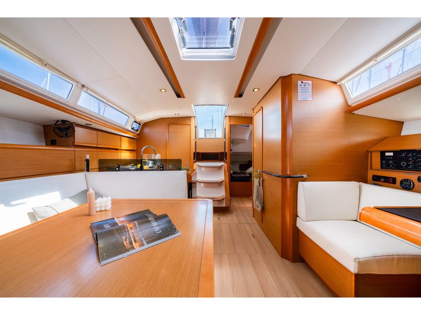 Jeanneau 43 FREGATA
