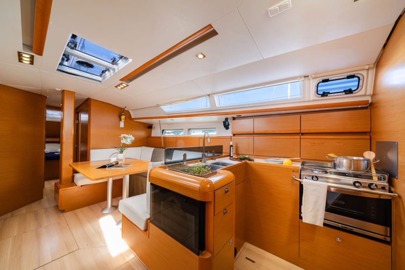 Jeanneau 43 FREGATA