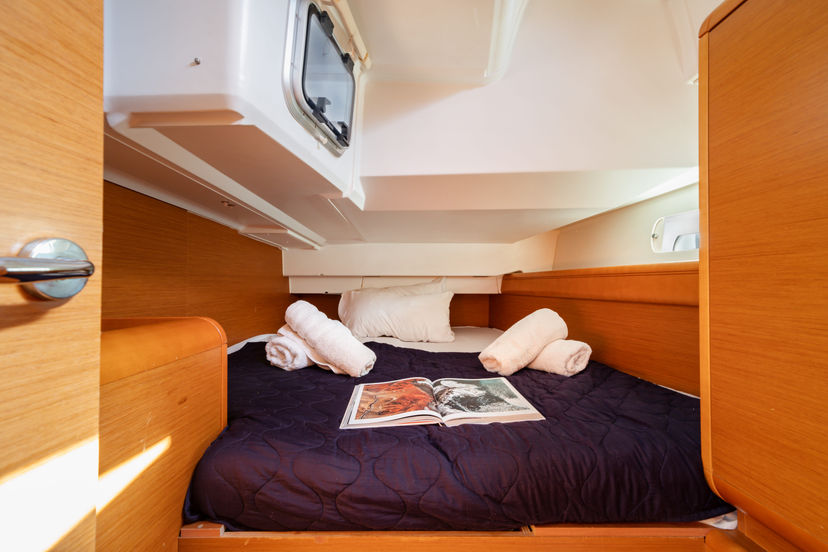 Jeanneau 43 FREGATA