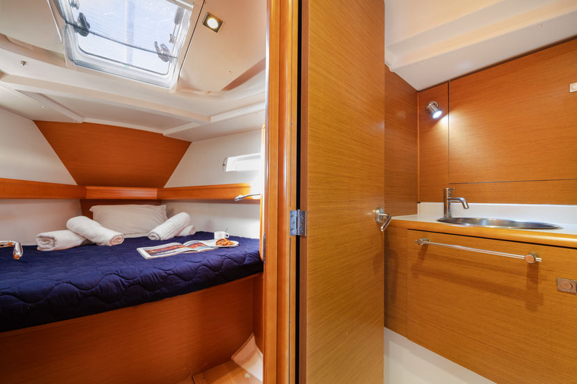 Jeanneau 43 FREGATA