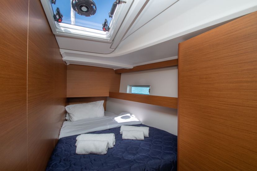 Jeanneau 49 KNOT