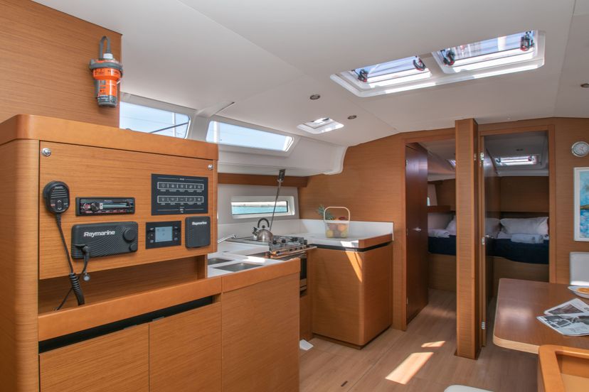 Jeanneau 49 KNOT