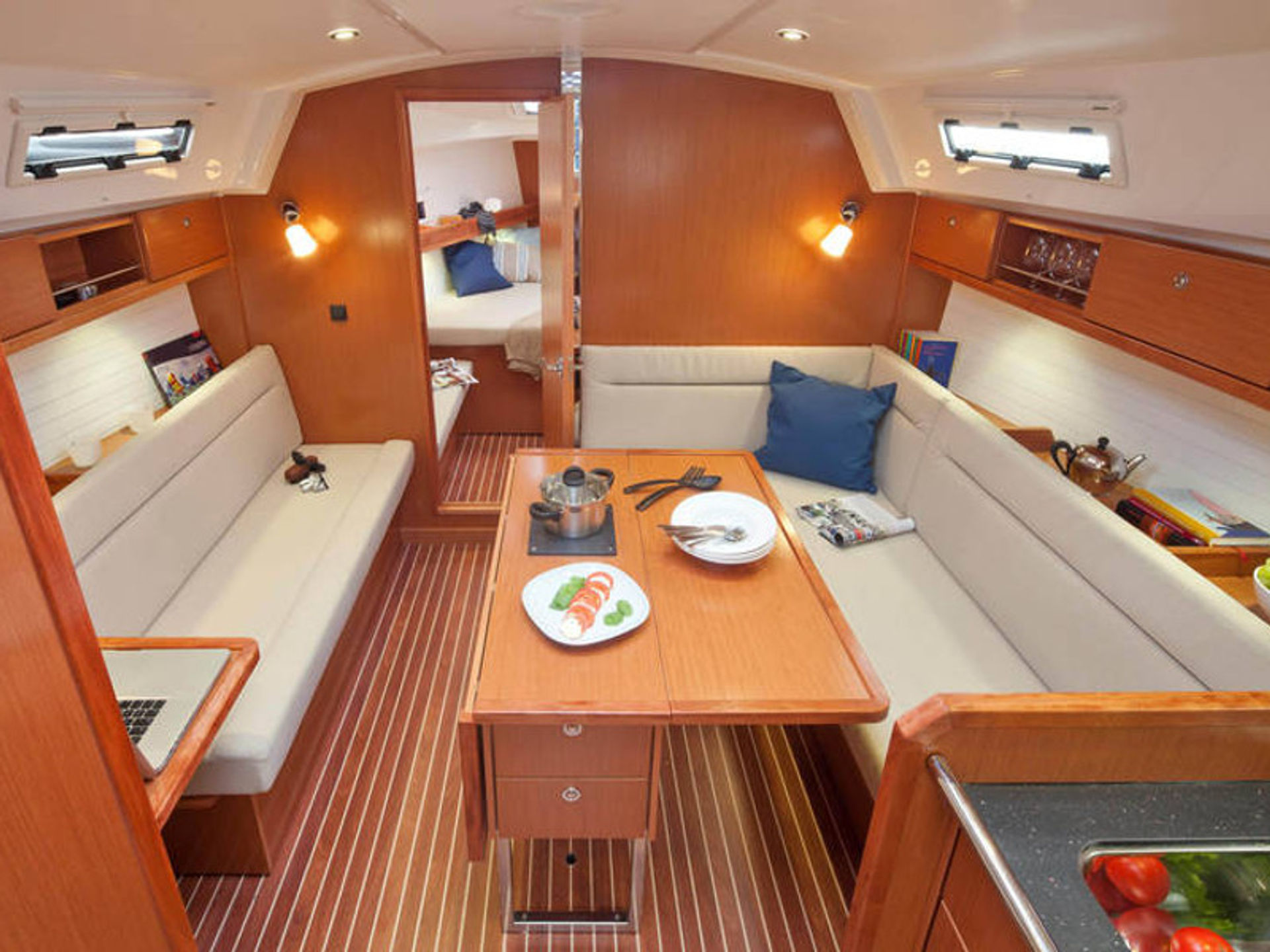 1478264460000103128_interior.jpg
