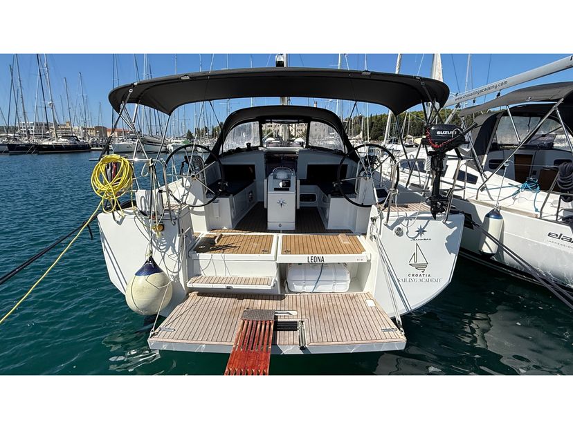 Jeanneau 40 LEONA