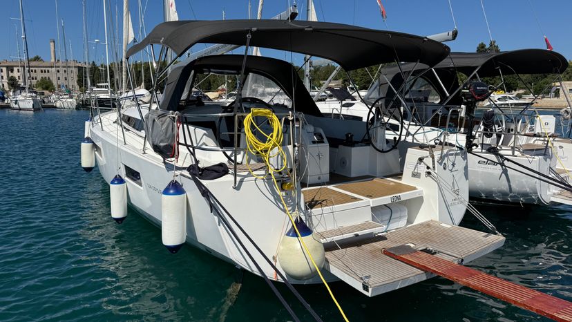 Jeanneau 40 LEONA
