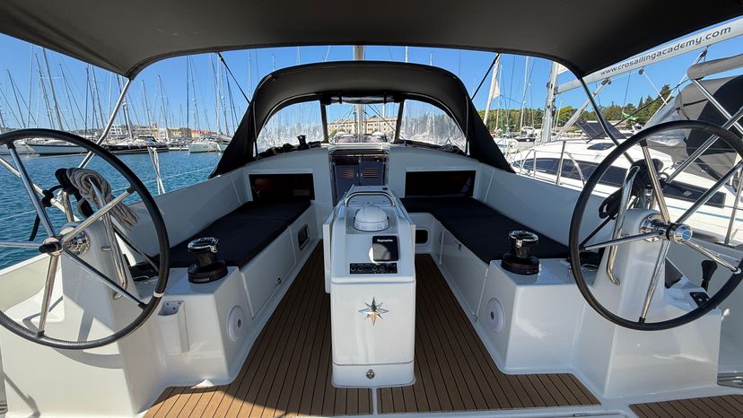 Jeanneau 40 LEONA
