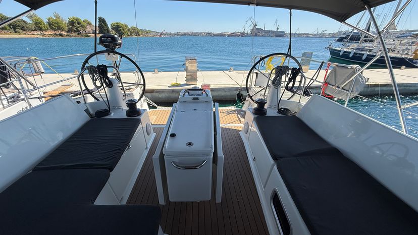 Jeanneau 40 LEONA