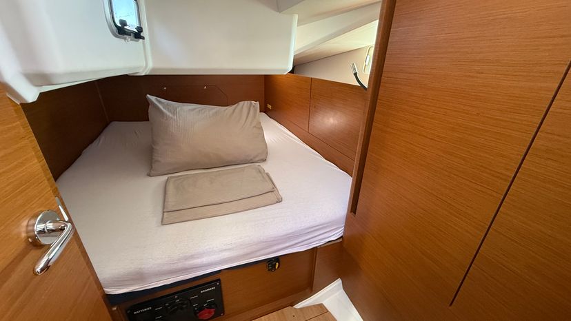 Jeanneau 40 LEONA