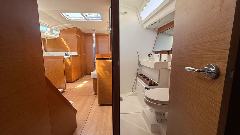 Jeanneau 40 LEONA