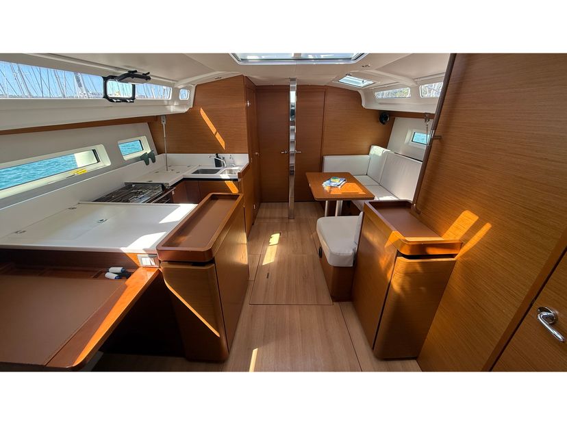 Jeanneau 40 LEONA