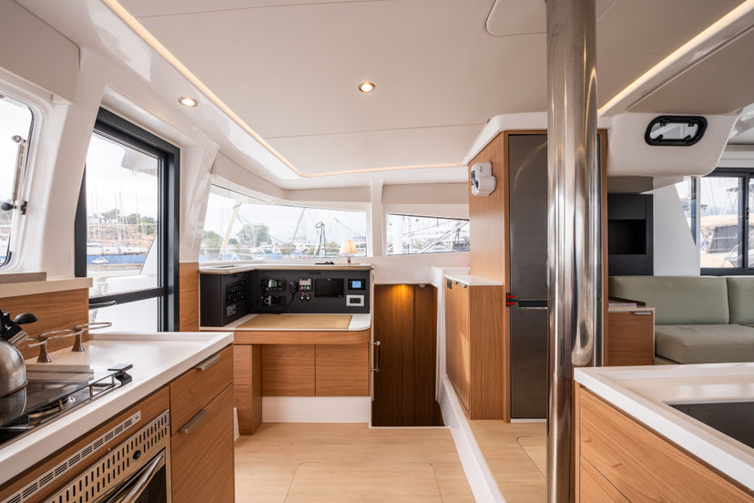 Bali Catamarans 4.2 Rubaiyat