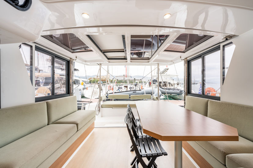 Bali Catamarans 4.2 Rubaiyat