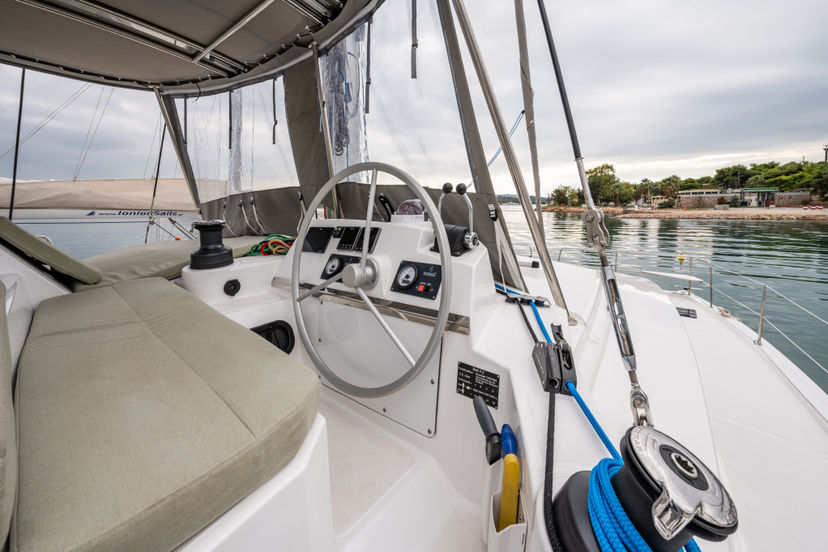 Bali Catamarans 4.2 Rubaiyat