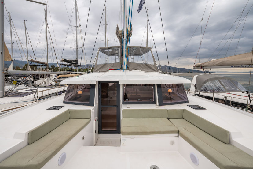 Bali Catamarans 4.2 Rubaiyat