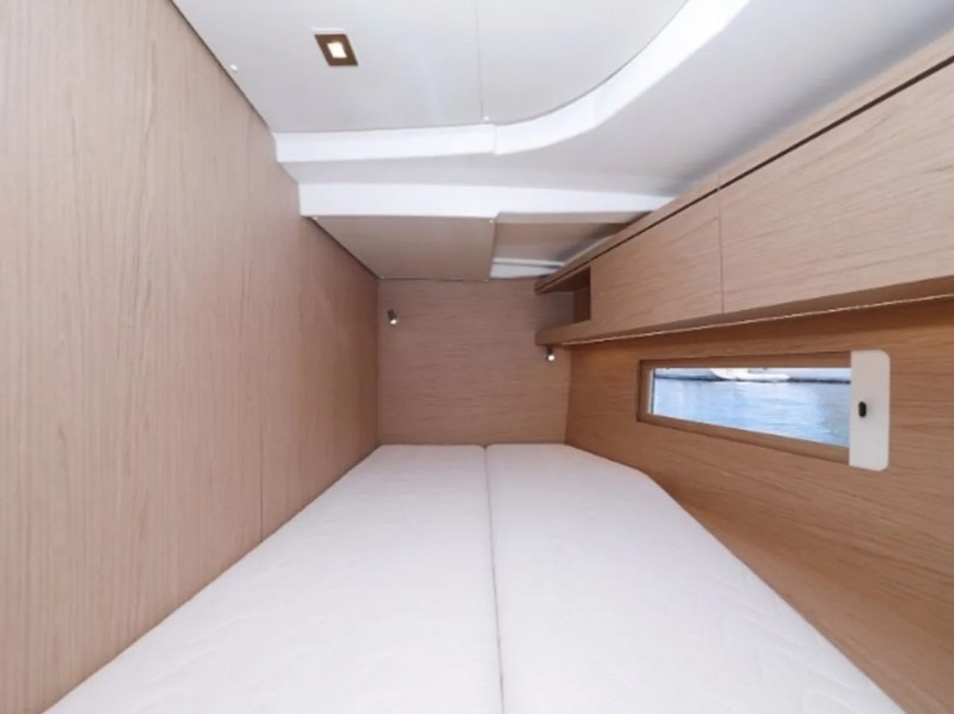14977711747302193_ZEPHYRB_INTERIOR7.jpg