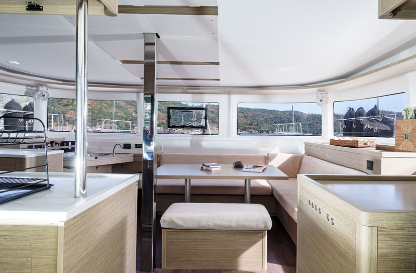 Lagoon 46 Lua