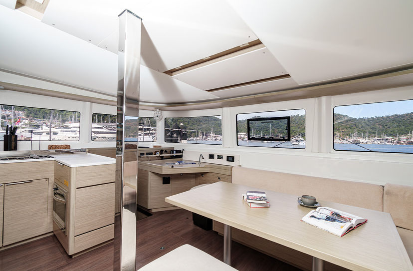 Lagoon 46 Lua