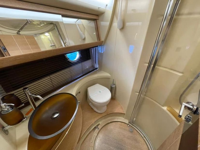 Azimut 47 Kecalu