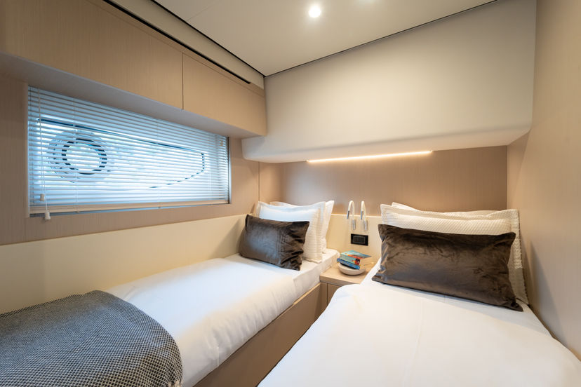 Azimut 68 DONNA