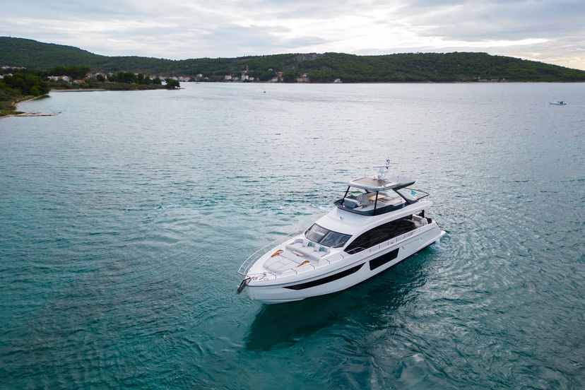 Azimut 68 DONNA
