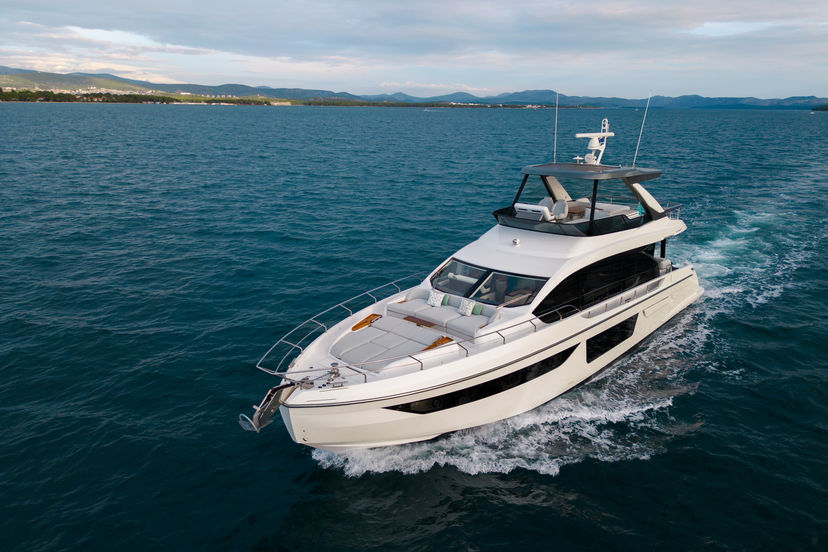 Azimut 68 DONNA