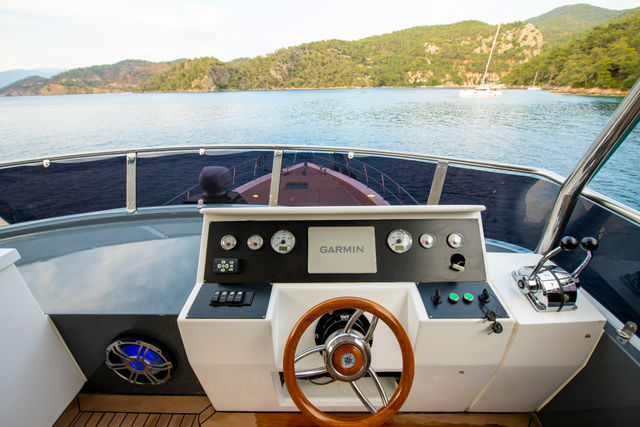  Golden Blue Motoryat