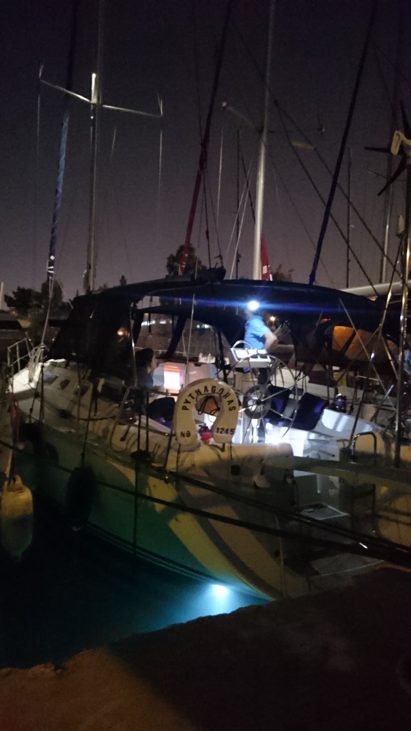 Jeanneau 36 Pythagoras (electric head, wind generator)
