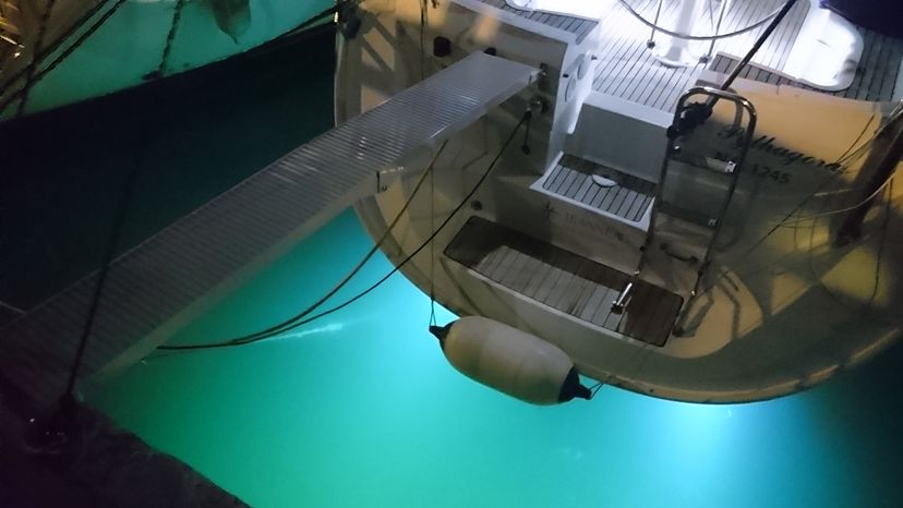 Jeanneau 36 Pythagoras (electric head, wind generator)