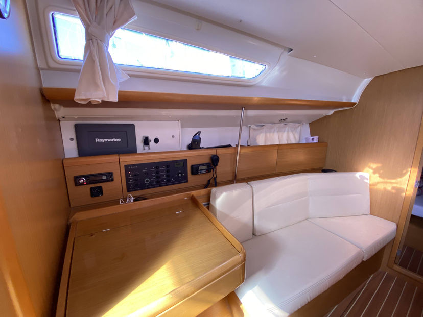 Jeanneau 36 Blue Sky