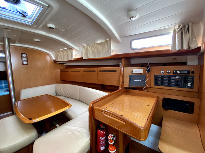 Beneteau CYCLADES 39.3 Six Pack
