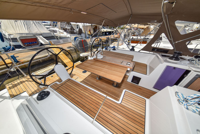 Bavaria Yachtbau C42 Mauvic