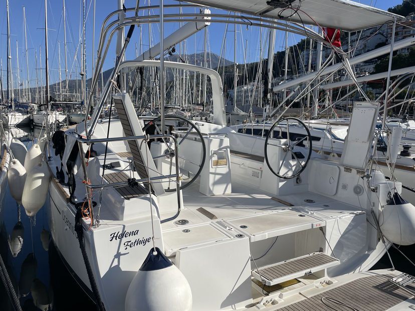 Beneteau 38 Helena