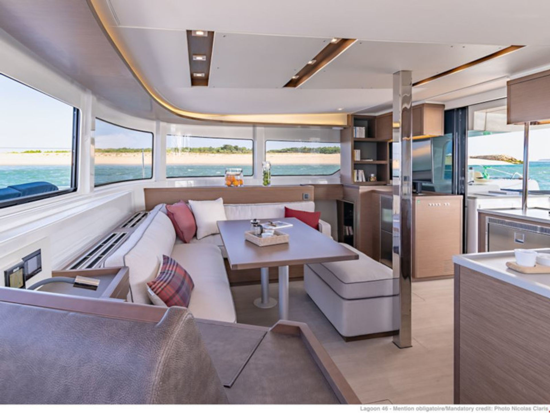 17455761493802973_interior.jpg