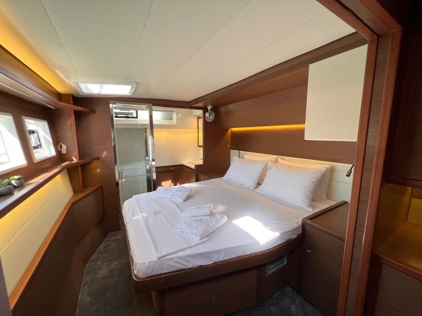 Lagoon 52 Saga