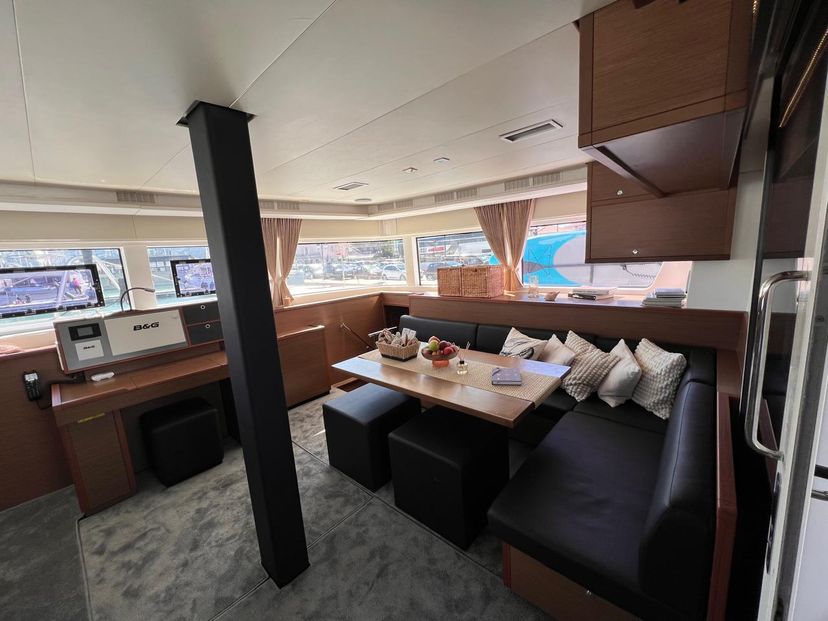 Lagoon 52 Saga