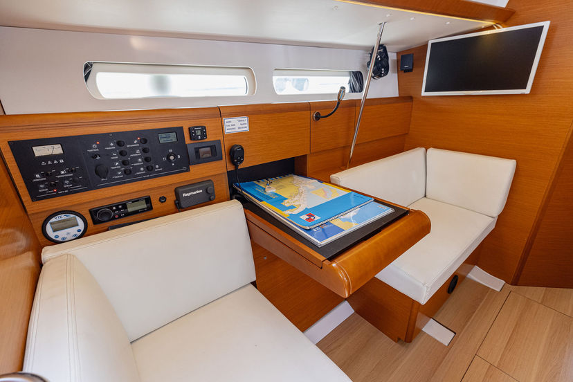 Jeanneau 49 Ventus