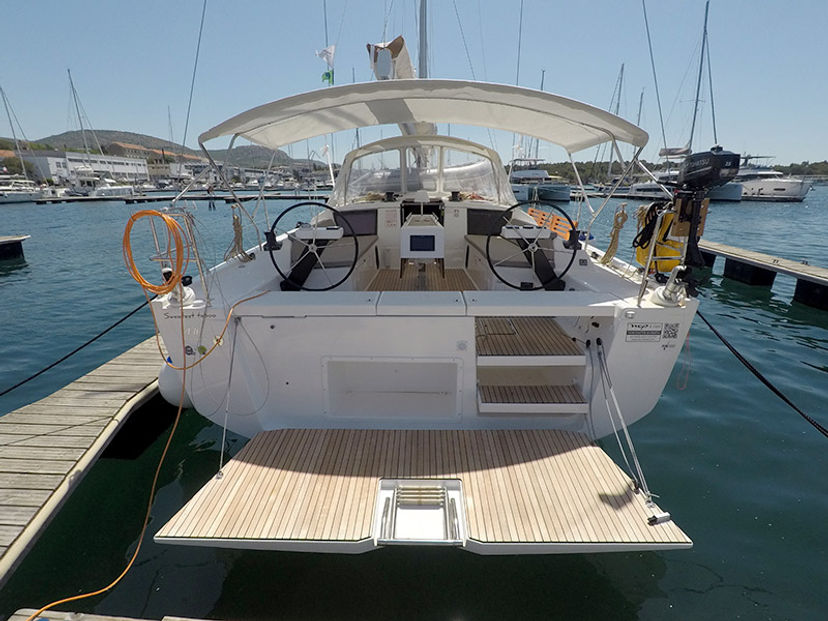 Dufour Yachts 43 SWEETEST TAB00