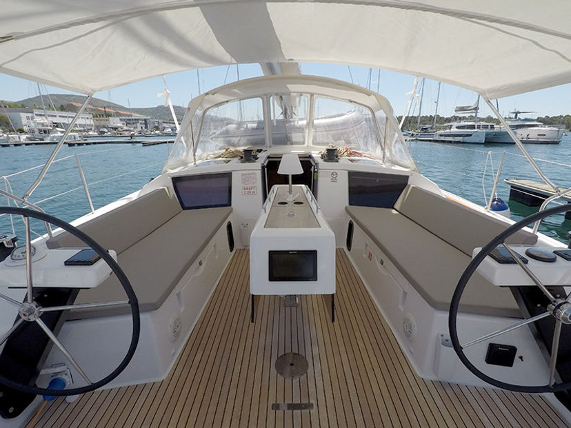 Dufour Yachts 43 SWEETEST TAB00