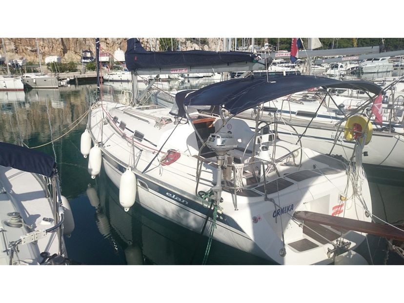 Elan 40 CRNIKA