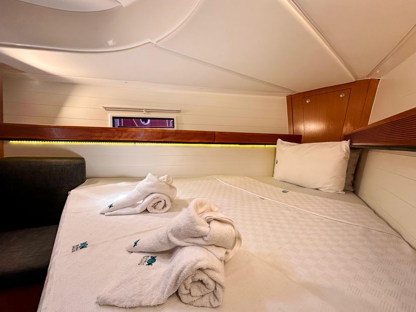 Bavaria Yachtbau 40 CRUISER SPARK 1 