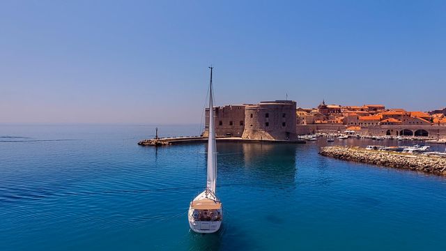 Jeanneau SUN ODYSSEY 439 Dubrovnik Sailing Tours: Day & Multi-day Journey 