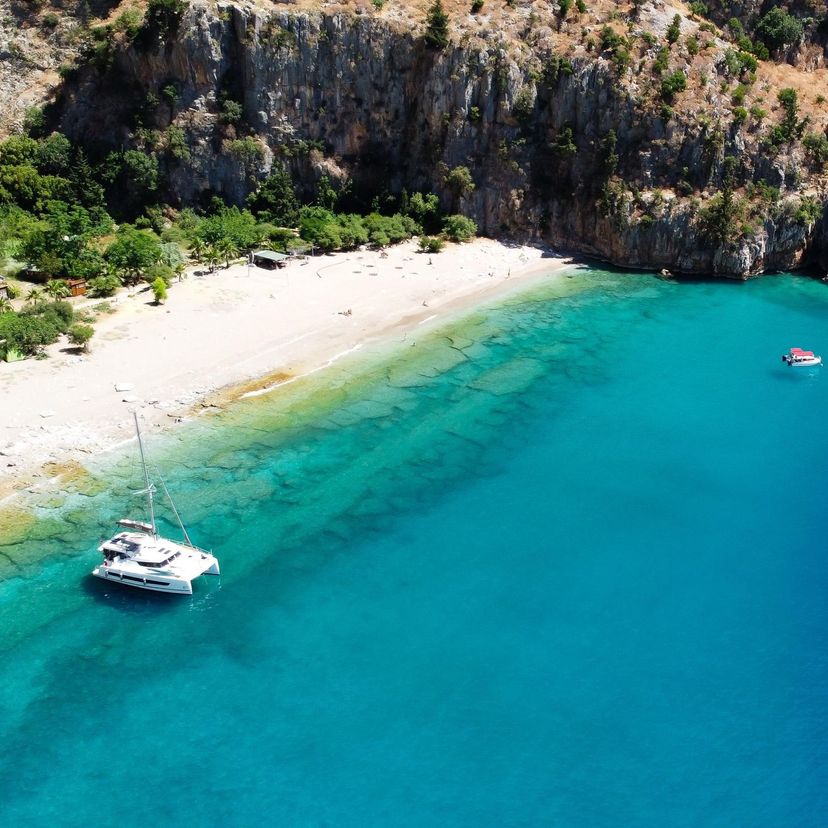 Aventura Catamarans Pronto Sail