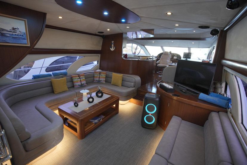 Bella Yacht 