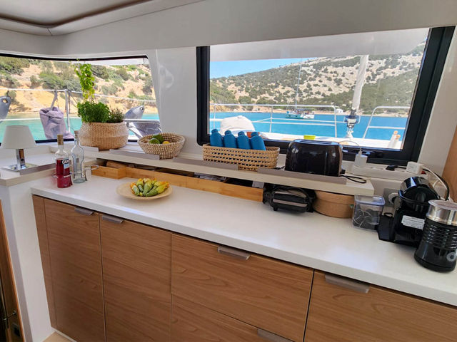 Bali Catamarans 4.6 Noni