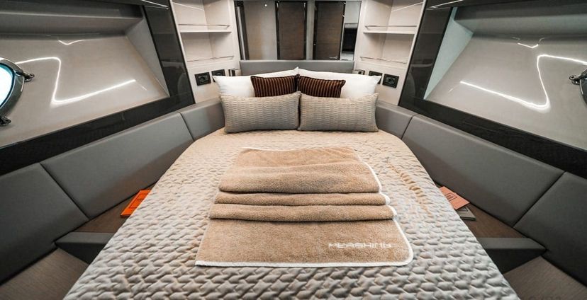 Pershing 5x Grey