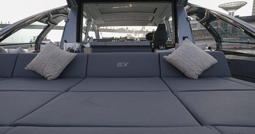 Pershing 5x Grey