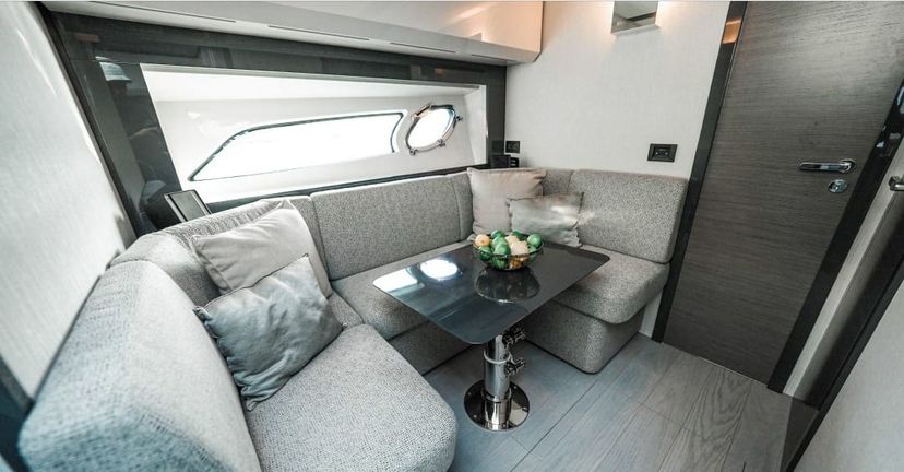 Pershing 5x Grey