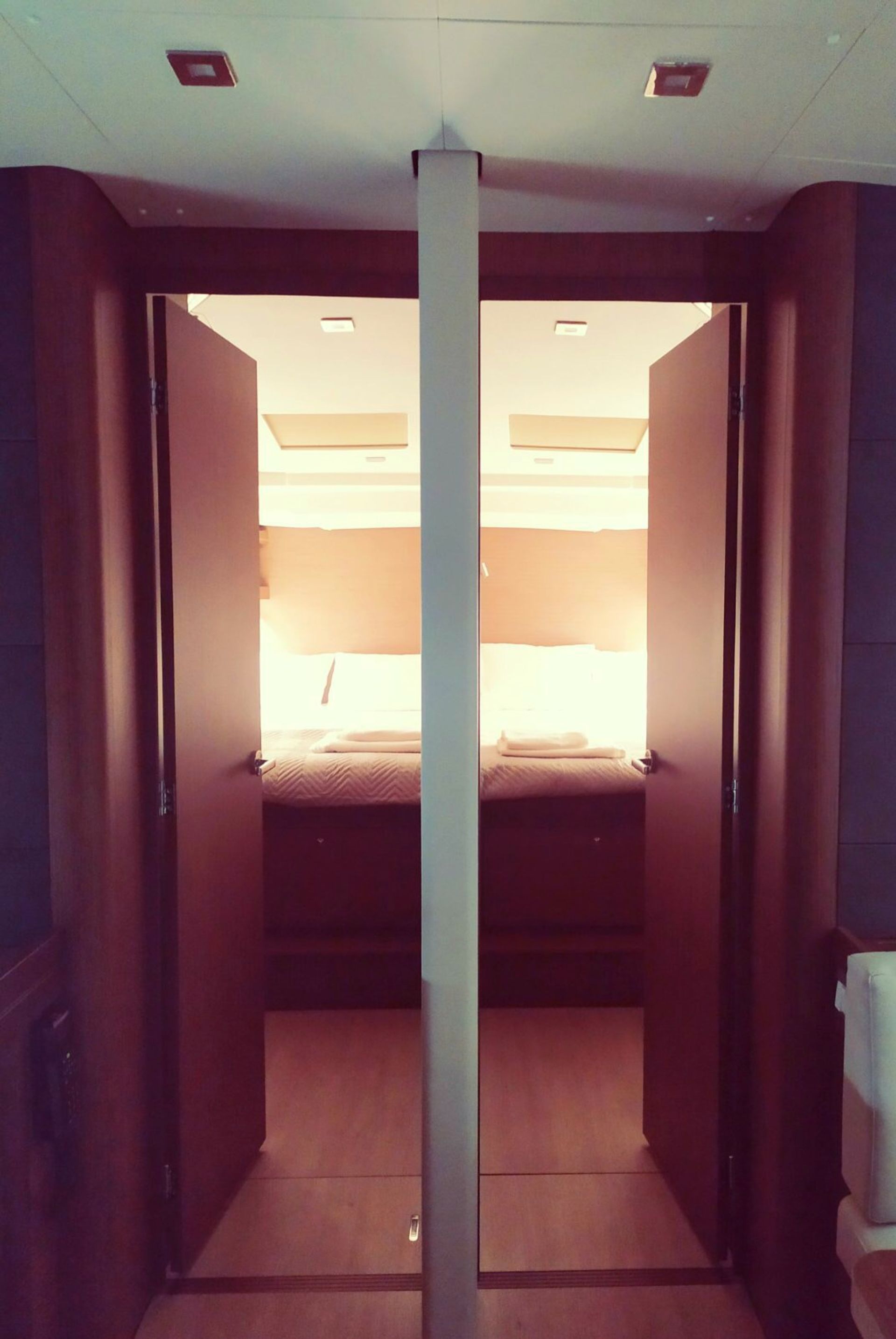 1980311007904366_Apeiron_Infinity_Interior_2_cabins.jpg